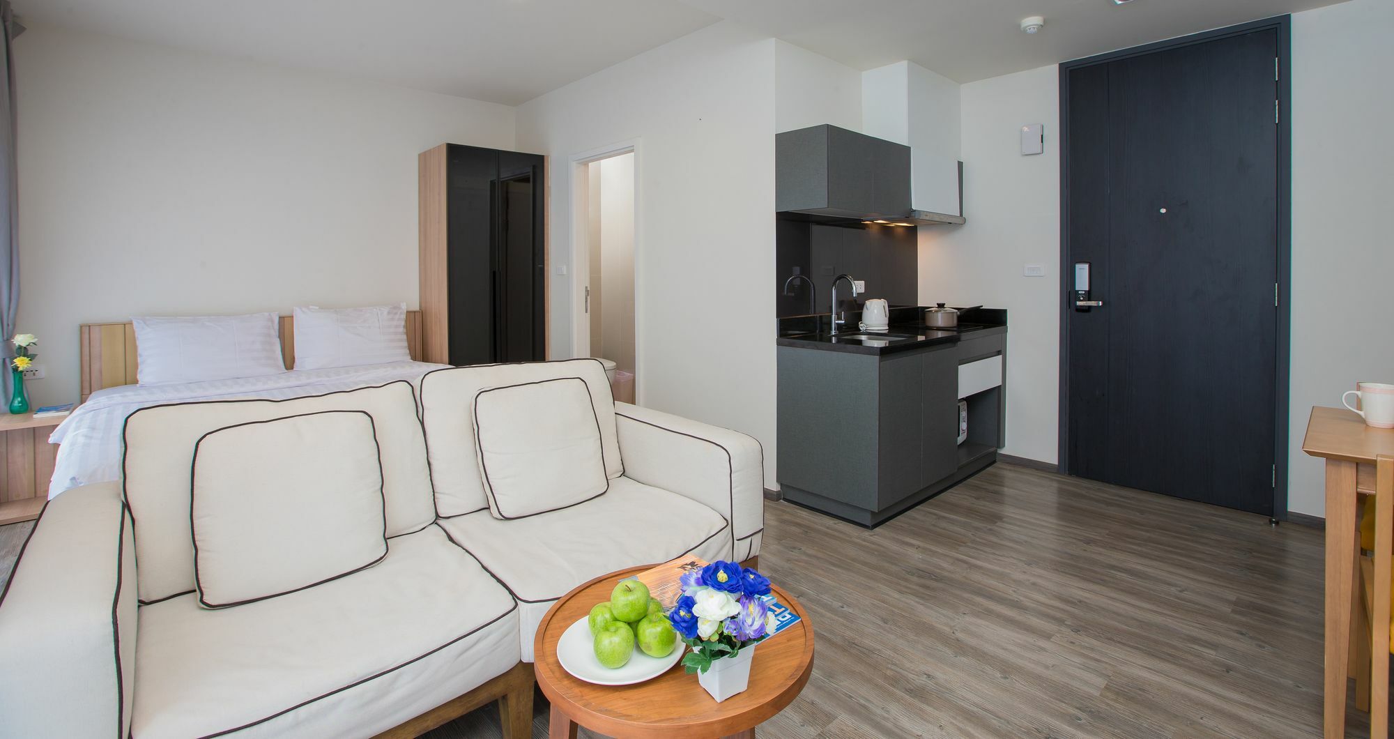 The Deck Condo Patong By Vip Exterior foto